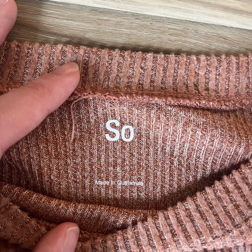 Rustic sweater - Picture 2 of 3
